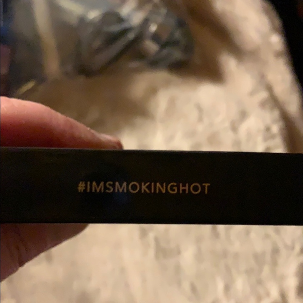 ISH lip palette #Imsmokinghot- Get your pout out! - Picture 2 of 2